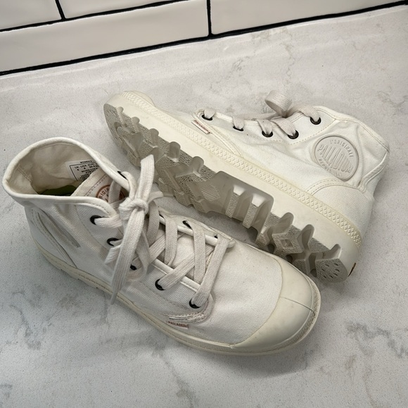 Palladium Pampa Hi L’Original size 8 White Lace Up Boots Lug Sole - Picture 14 of 16